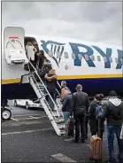  ??  ?? Un vol Ryanair a été détourné samedi à cause de passagers ivres.