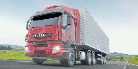  ??  ?? Eficiente. El Stralis Cursor 9 cuenta con un motor turbodiése­l 8.7 litros de cilindrad que desarrolla una potencia de 360 caballos de fuerza.