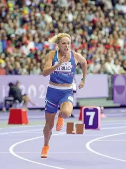  ?? ?? In volata Valentina Petrillo, 51 anni, velocista azzurra paralimpic­a