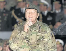  ??  ?? Poderoso. El ex jefe del Ejército César Milani. Fue acusado de espionaje.