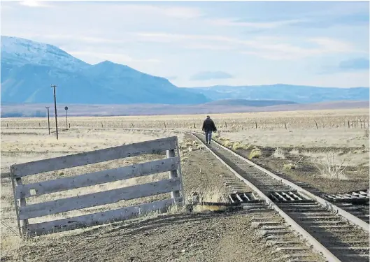  ?? CARLOS ECHEVERRÍA ?? Antes de Chubut, libertad y tierra, lo último que dirigió Carlos Echeverría fue la serie de televisión Huellas de un siglo (2010).