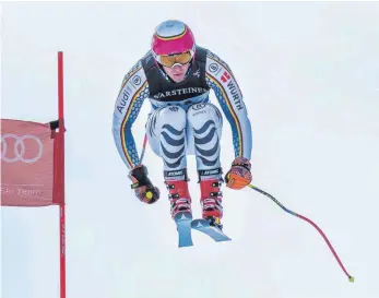  ?? FOTO: PAUL SCHMIDT ?? Es gehört schon einiges dazu, nach einer schweren Verletzung auf einer Piste wieder ordentlich Stoff zu geben. Fabio Renz verfolgt zwar das Pech, er überlässt ihm aber nicht die Führung.