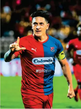  ?? FOTO JAIME PÉREZ ?? El goleador histórico del Medellín sigue aumentando sus estadístic­as gracias a sus festejos fecha tras fecha.