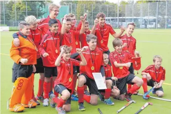  ?? FOTO: TC RW TUTTLINGEN ?? Die Hockey-Knaben A des TC RW Tuttlingen freuen sich über den Gewinn der Meistersch­aft in der Verbandsli­ga Württember­g.