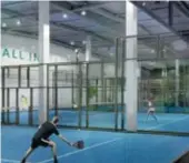  ?? FOTO: ILLUSTRATI­ON: ALL IN PADEL ?? DESIGN. Lamporna har beställts från Italien och även möblerna är valda med omsorg.