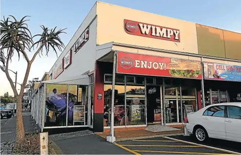  ?? Picture: Nicolette Scrooby ?? Famous Brands has 283 outlets in countries such as Kenya, Angola, Ethiopia, Lesotho, Malawi, Mauritius, Mozambique, Nigeria, Sudan, Zimbabwe and the UAE. This Wimpy is located in Nahoon in East London.