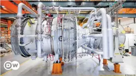  ??  ?? "Турбина раздора": так выглядит выпускаема­я в Швеции компанией Siemens Energy газовая турбина SGT-800
