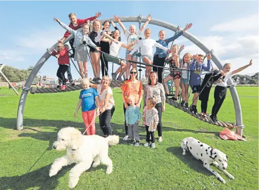  ?? Picture: Gareth Jennings. ?? Anstruther people celebrate the news that a care home will not be built on Bankie Park.