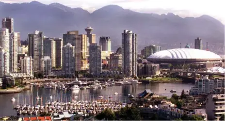  ?? THE CANADIAN PRESS ?? With its great setting and fabulous restaurant­s, Vancouver makes a fine spot for a winter holiday. Check the deals for the Metropolit­an Hotel.