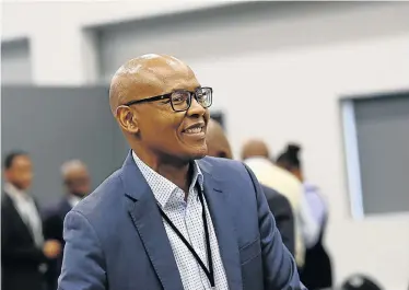  ?? Picture: MASI LOSI ?? CONFIDENT START: Former government spokespers­on Mzwanele Manyi looks relaxed as he gets ready to be cross- examined at the state capture inquiry