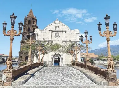  ?? ?? The magnificen­t church, Sanctuario de San Jose, inside Las Casas