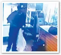  ??  ?? Surveillan­ce video captured a man wielding a shotgun inside a Bronx supermarke­t.