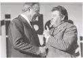  ??  ?? 1980 kandidiert­e Franz Josef Strauß (r.) für die Union, nicht Helmut Kohl.