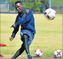  ?? Picture: GALLO IMAGES/GRANT PITCHER ?? CHASING SILVERWARE: Teko Modise will be in action for Cape Town City in the MTN8 final tomorrow