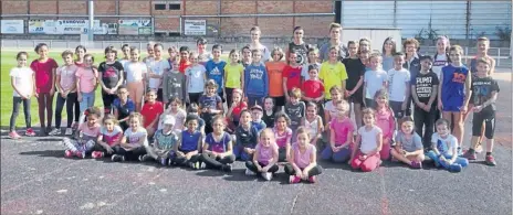  ??  ?? Les plus jeunes de l’école d’athlétisme