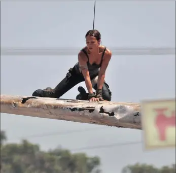  ?? PICTURES: SUPPLIED ?? Alicia Vikander performs stunts as Lara Croft on the set of the Tomb Raider reboot being shot in Cape Town.