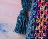  ??  ?? Finish the throw with a tassel in each corner, made from the same shade as the border