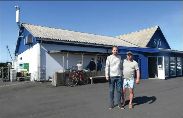  ?? FOTO: CECILIE NILSEN ?? I august i fjor ble det kjent at kjendiskok­ken Andreas Viestad (til venstre) ble med på eiersiden i Sjø Fisk og Skalldyr AS på Borhaug, sammen med Gaute Ubostad. Nå er det slutt for mottaket.