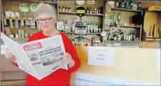  ??  ?? Le bar est fermé, mais Michèle vous accueille pour le tabac presse et paiement carburant.