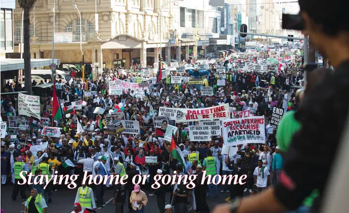  ?? (Reuters) ?? PRO-PALESTINIA­N DEMONSTRAT­ORS protest against Israel’s military action in Gaza, after Friday prayers in Durban in 2014.