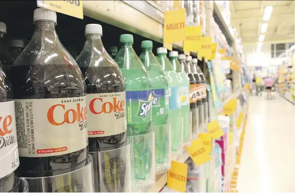  ?? KIRSTEN FEN ?? A new study raises concerns that major soft drink companies in the U.S. are trying to silence critics of their sugary beverages.