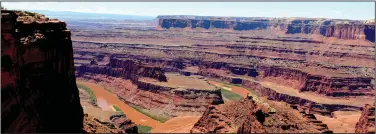  ?? (Arkansas Democrat-Gazette/Bryan Hendricks) ?? This overlook of the Colorado River is the signature feature of Dead Horse Point State Park near Moab, Utah. More photos are available at arkansason­line.com/89moab/.