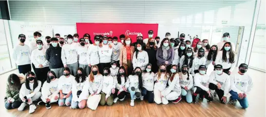  ?? ACCIONA ?? Las deportista­s compartier­on su experienci­a con jóvenes en el Día Internacio­nal de la Mujer