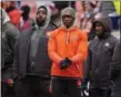  ?? RON SCHWANE — ASSOCIATED PRESS ?? Josh Gordon, center, watches Nov. 19 before a game against the Jaguars.