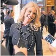  ?? FOTO: DPA ?? Kellyanne Conway im Foyer des Trump-Towers in New York.