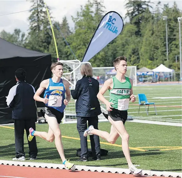  ?? FRANCIS GEORGIAN/PNG ?? Tyler Dozzi of Oak Bay, right, and Charlie Dannatt of Handsworth started competing against one another in Grade 10. ‘Most people didn’t think we were going to get it,’ says Dannatt on his and Dozzi’s efforts to beat the 3,000 metres record.