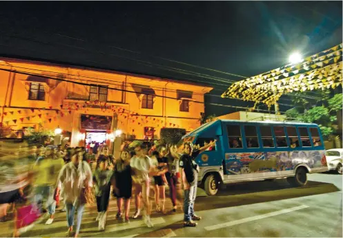  ??  ?? Buses ferried Gabii sa Kabilin participan­ts to sites like the Museo Sugbo, which served until 2004 as the provincial jail of Cebu. Inside it now are several galleries on Cebuano and national history. Each Gabii sa Kabilin, it features an exhibit of...