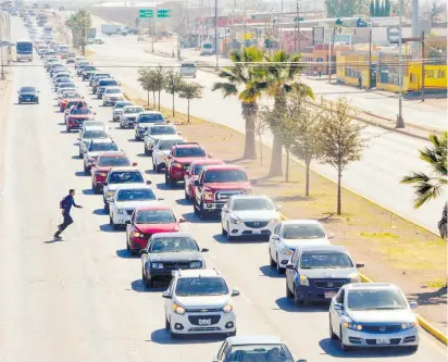  ?? / GERARDO AGUIRRE ?? En caravana entró la movilizaci­ón magisteria­l a la ciudad, provenient­es de las regiones centro, noroeste y centro-sur del estado.