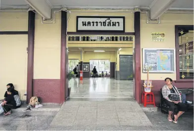  ??  ?? The Nakhon Ratchasima train station.