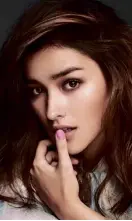  ??  ?? Liza Soberano