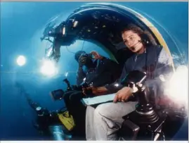  ?? (Photo DR) ?? Muriel Silvazlian, chevalier de l’Ordre du mérite pour son parcours en tant que pilote et scaphandri­er : « J’ai plongé avec mes héros ! »