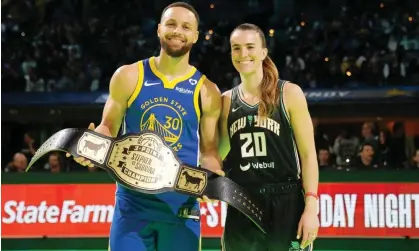  ?? Photograph: Kyle Terada/USA Today Sports ?? Stephen Curry and Sabrina Ionescu after their three-point contest on Saturday night.