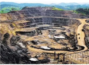  ??  ?? 50 Prozent der Kobalt-Produktion geht auf Minen im Kongo zurück, die Arbeitsbed­ingungen sind prekär