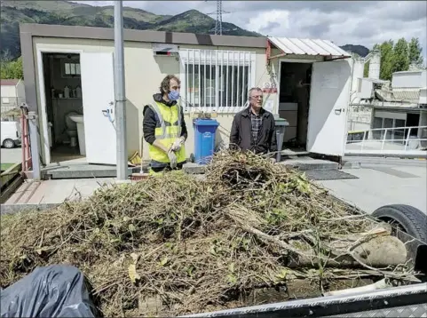  ??  ?? Philippe Pujol sur le site de la décharge d’arignac