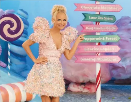  ??  ?? Kristin Chenoweth hosts the season finale of “Candy Land”