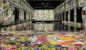  ??  ?? Des oeuvres de Gustav Klimt sont mises en scène.