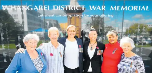  ?? Photo / Tania Whyte ?? Current and former Whanga¯ rei servicewom­en Elaine Court (air force), Linda O’Leary (navy), Kaycee Henry (army), Mae Henry, (army), Echo Lillicrapp (WRAC) and Colleen Towgood (air force) at the Cenotaph ahead of Anzac Day.