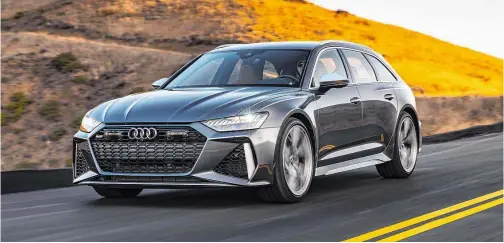  ??  ?? Der neue RS6 Avant ist um acht Zentimeter breiter als ein A6, die Front lässt erkennen, dass hier erhöhter Kühlluftbe­darf besteht