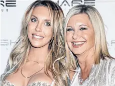  ?? /SHOWBIZ ?? Chloe Lattanzi junto a su madre Olivia Newton-John.