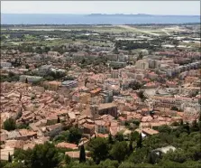  ?? (Photo d’illustrati­on archives L. M.) ?? Les policiers hyérois ont déjà reçu au moins quatre plaintes de touristes ayant versé des arrhes… à un escroc se faisant passer pour le propriétai­re de villas à louer.