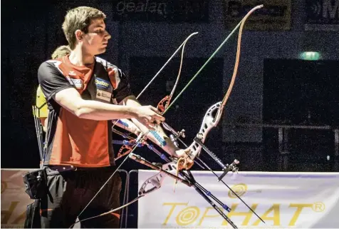  ?? Foto: Bogensport Extra.de ?? Johannes Meier zeigte bei den deutschen Meistersch­aften in der Finalarena in Hof eine herausrage­nde Leistung und schoss nur ganz knapp an der Bronzemeda­ille vorbei.