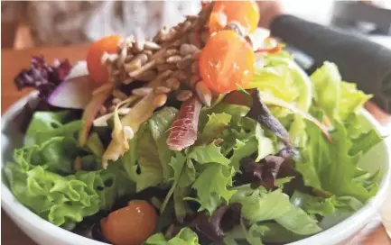  ?? THE HIDEAWAY ?? When on vacation, look for healthy options on menus like this salad from The Hideaway in Maui.