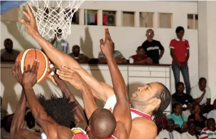 Basquetebol/Angola: 1.º de Agosto e Petro jogam clássico na Cidadela -  Basquetebol - SAPO Desporto