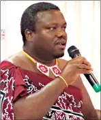  ?? ?? Deputy Prime Minister Thuli Dladla during her speech before she officially launched Balingani Women in Constructi­on, where she also encouraged women to be aggressive in the constructi­on industry. (R) Minister of Public Works and Transport, Chief Ndlaluhlaz­a Ndwandwe delivering his speech be”ƒfor•e’‘h”e–ǡ preŠs‹e‡nˆ ted†tŽhƒeŽ—DŠŽPƒMœƒ.