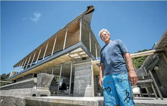  ?? ROSA WOODS/STUFF ?? Michael Harper’s home has cracks in the concrete that reveal the weakness in the structure.