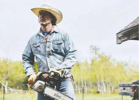  ?? WARNER MUSIC ?? Singer-songwriter Corb Lund’s new album, Agricultur­al Tragic, contains his first original songs in five years, and came after a prolonged slump that became a burst of energy.